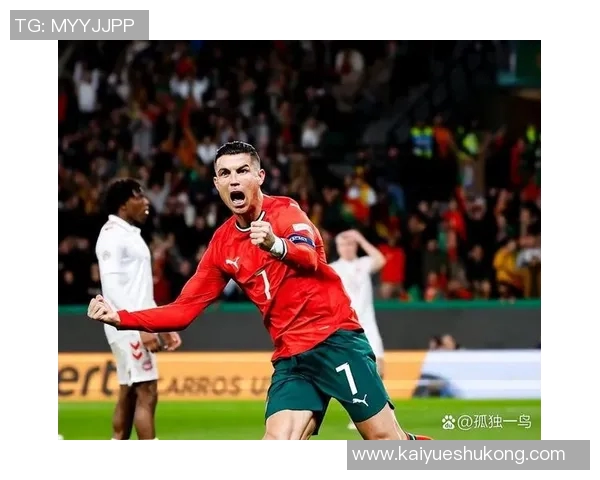 足球球星张嘴瞬间展现激情呐喊场面震撼全场引发无数球迷热议